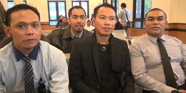 Baru Bebas, Mantan Zaskia Gotik Ditangkap Lagi Baru Bebas, Mantan Zaskia Gotik Ditangkap Lagi