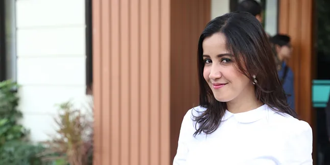 Baru Cerai, Andi Soraya Langsung Gandeng Politisi Makassar Baru Cerai, Andi Soraya Langsung Gandeng Politisi Makassar