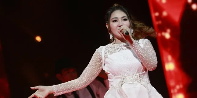 Baru Rayakan Ultah, Via Vallen Berharap Umurnya 16 Tahun Terus