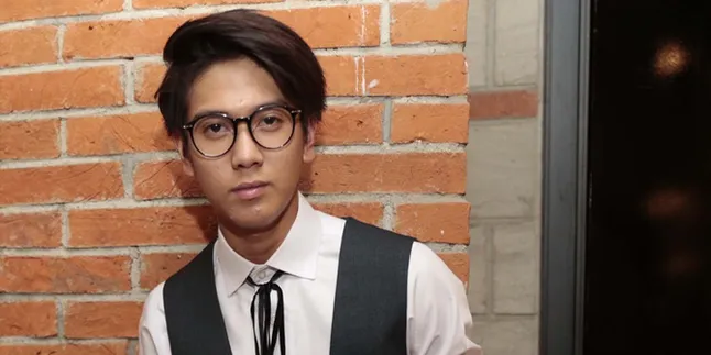 Baru Rilis, Single Iqbaal Ramadhan 'Hello You' Puncaki Tangga iTunes