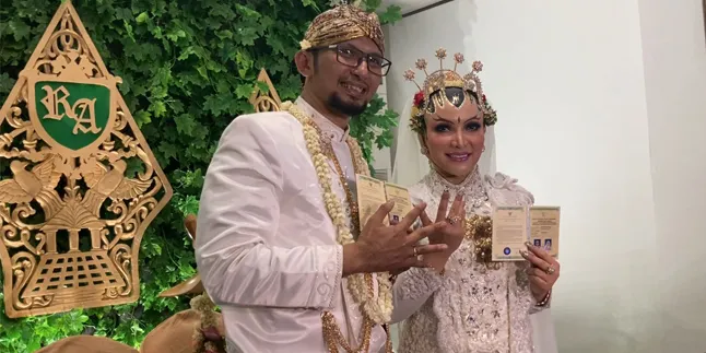 Just Married, Roro Fitria and Husband Eager to Have Children
