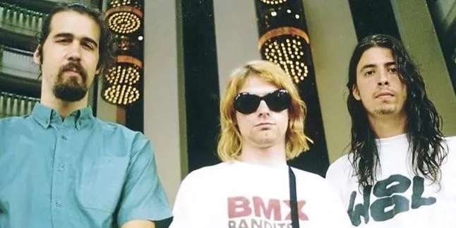 Bassist Nirvana Kembali Tampil di Atas Panggung, Dengan Siapa?