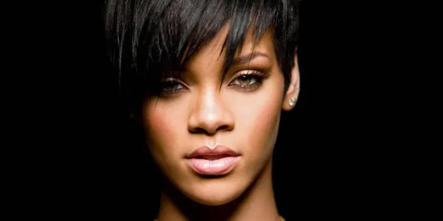 Batalkan Konser, Rihanna Diisukan Hamil
