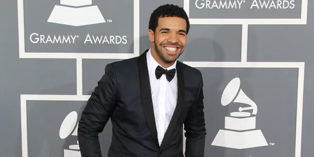 Batalkan Manggung, Drake Kecewakan Ribuan Fans