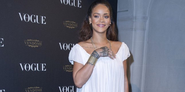 Batalkan Perform-nya di Victoria Secret, Inilah Alasan Rihanna