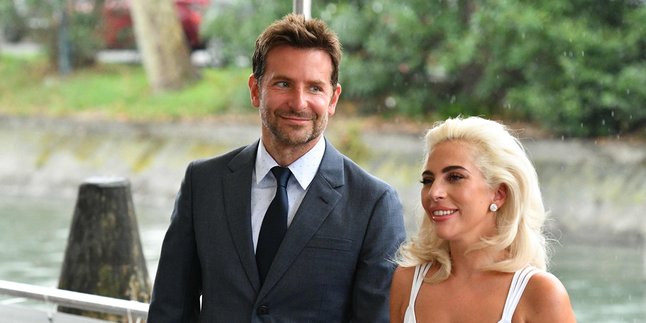 Bawakan Shallow secara Live, Lady Gaga dan Bradley Cooper Tertangkap Beradegan Mesra