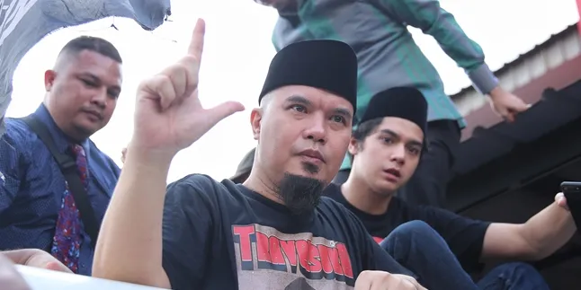Bebas dari Penjara, Ahmad Dhani Bakal Tetap Berjuang di Dunia Politik dan Dukung Langkah Prabowo Bebas dari Penjara, Ahmad Dhani Bakal Tetap Berjuang di Dunia Politik dan Dukung Langkah Prabowo