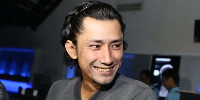 Bebas Narkoba, Revaldo Bangun Kembali Karirnya di Dunia Hiburan Bebas Narkoba, Revaldo Bangun Kembali Karirnya di Dunia Hiburan
