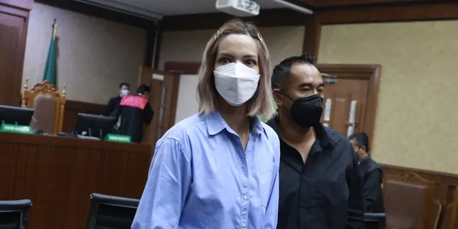 Bebas, Nia Ramadhani Sudah Jalani Bulan Suci Ramadan Bersama Keluarga