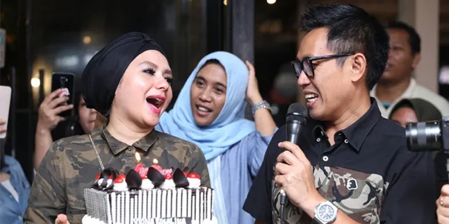 Beda Dari Yang Lain, Ini Hadiah Ultah Eko Patrio untuk Sang Istri