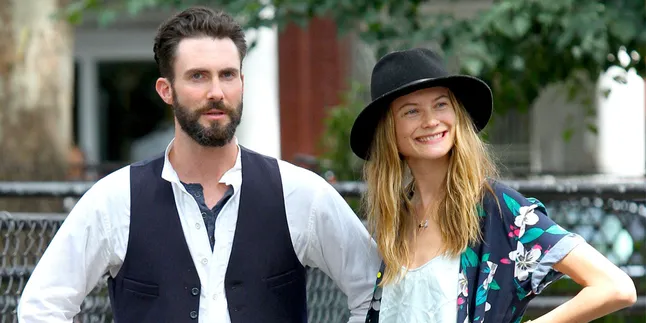 Begini Cara 'Kuno' Adam Levine Melamar Calon Istrinya Begini Cara 'Kuno' Adam Levine Melamar Calon Istrinya