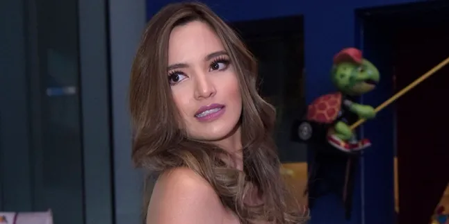 Begini Dandanan Cantik Nia Ramadhani Saat Halloween Party Tahun Ini