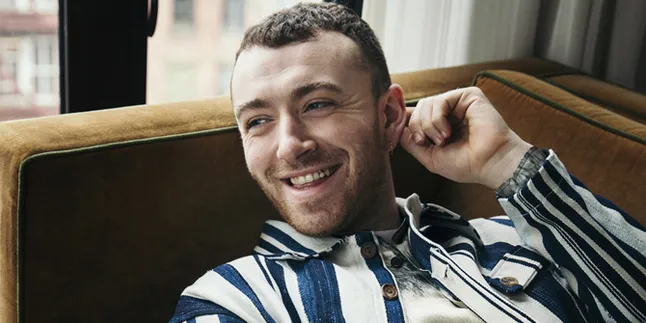 Begini Jadinya Kalau Sam Smith Mendadak Pakai Eyeliner
