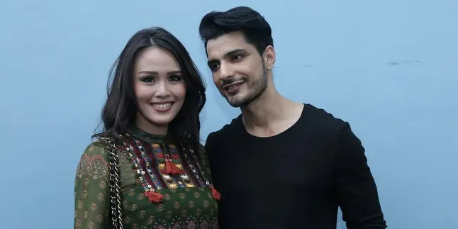 Begini Penampakan Kamar Tidur Vin Rana dan Nita Sofiani di Mumbai Begini Penampakan Kamar Tidur Vin Rana dan Nita Sofiani di Mumbai