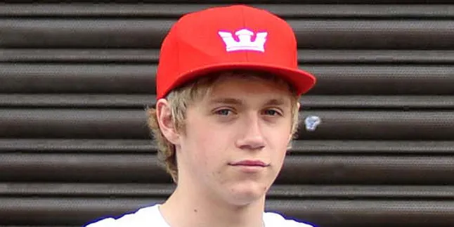Beginilah Ekspresi Niall Horan Ketika Menyanyikan Lagu Queen...