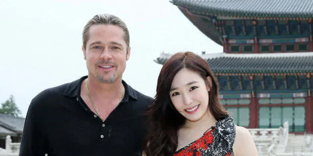 Beginilah Saat Brad Pitt Belajar Bahasa Korea Dari SNSD Beginilah Saat Brad Pitt Belajar Bahasa Korea Dari SNSD