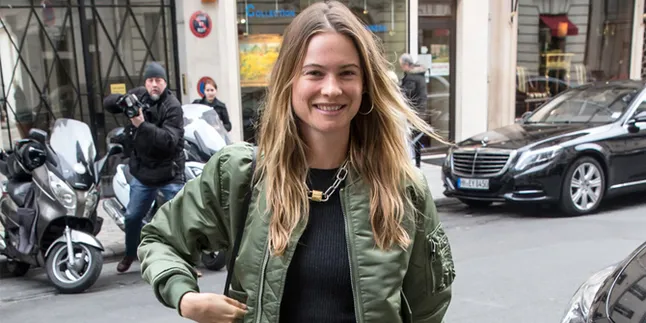Behati Prinsloo Pamer Kaki Jenjang Jelang Victoria's Secret Fashion Show 2018 Behati Prinsloo Pamer Kaki Jenjang Jelang Victoria's Secret Fashion Show 2018