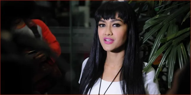 Belajar Al Quran, Julia Perez Impor Ustaz Ganteng Dari Arab Belajar Al Quran, Julia Perez Impor Ustaz Ganteng Dari Arab