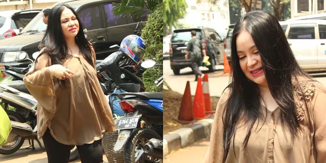 Belajar Berhijab, Annisa Bahar Lebih Suka Gaya Simple