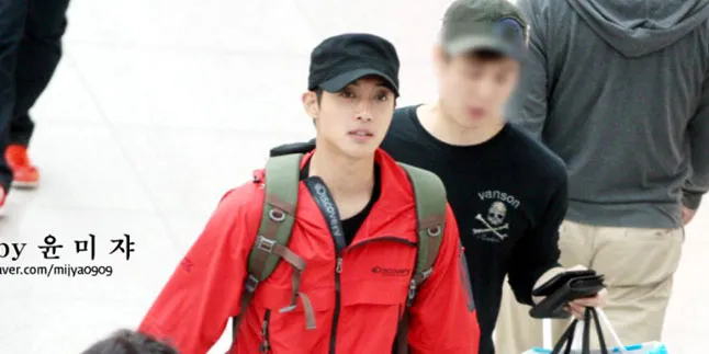 Belanja di Malioboro, Kim Hyun Joong Dikerubuti Fans