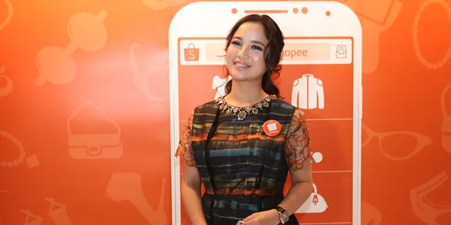 Belanja Online, Chacha Frederica Paling Suka Berburu Barang Ini