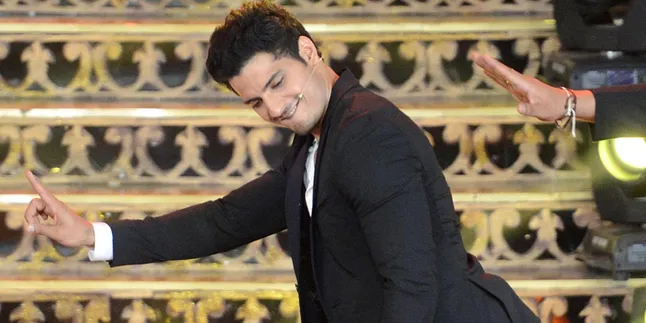 Belepotan Yogurt, Bibir Vin Rana Makin Seksi