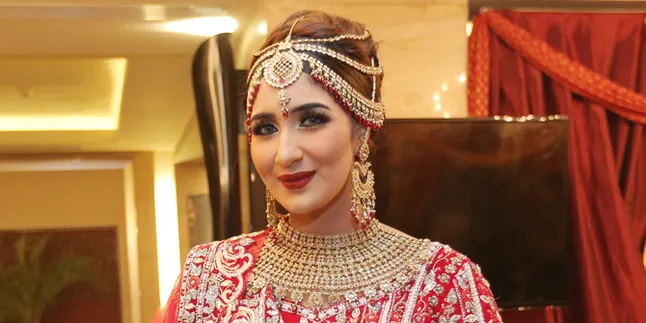 Beli Perhiasan di India, Tania Nadira Dipuji Lebih Cantik Dari Kareena Kapoor