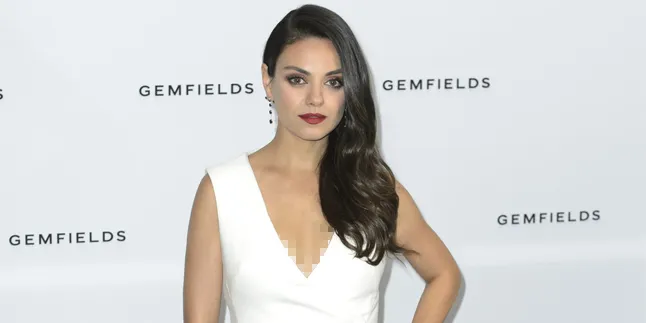 Beli Sendiri, Cincin Kawin Mila Kunis Ternyata Murah Banget!