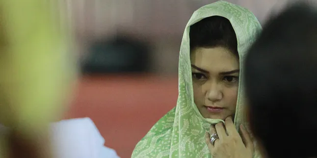 Bella Saphira Mengucap Syahadat dengan Mantap dan Lancar