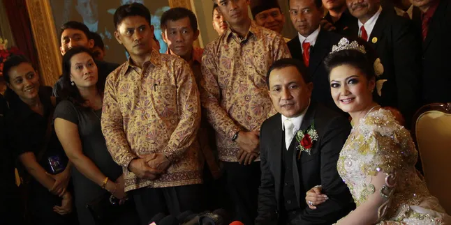 Bella Saphira Minta Teman Gantikan Posisi Orang Tua di Resepsi Bella Saphira Minta Teman Gantikan Posisi Orang Tua di Resepsi