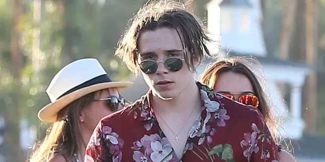 Belum 18 Tahun, Brooklyn Beckham Tidak Dilayani Saat Beli Alkohol Belum 18 Tahun, Brooklyn Beckham Tidak Dilayani Saat Beli Alkohol