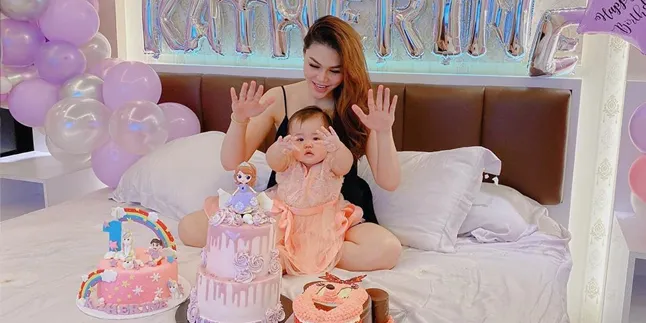 Belum Akur dengan DJ Katty Butterfly, Andri Tanuwijaya Sampaikan Selamat Ultah ke Katherine Lewat Cara Ini Belum Akur dengan DJ Katty Butterfly, Andri Tanuwijaya Sampaikan Selamat Ultah ke Katherine Lewat Cara Ini