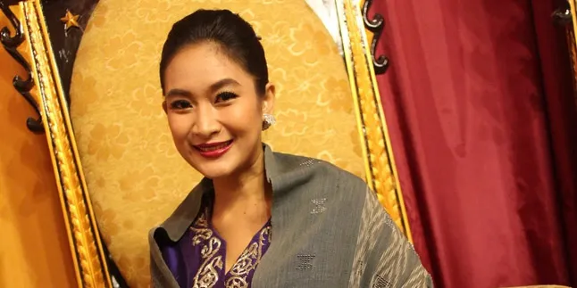 Belum Bisa Ditinggal, Happy Salma Suka Ajak Anak Nonton Teater Belum Bisa Ditinggal, Happy Salma Suka Ajak Anak Nonton Teater