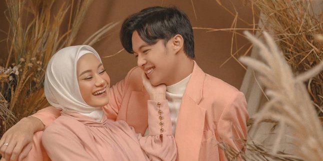 Unfulfilled Due to the Pandemic, Dinda Hauw and Rey Mbayang Want to be Able to Perform Umrah as a Family in 2021