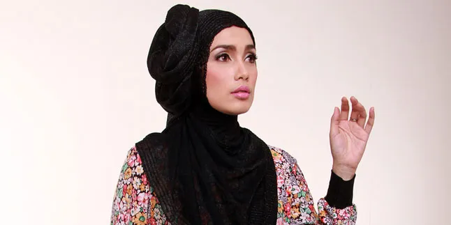 Belum Mau Berhijab, Alasan Ussy Sulistiawaty Adalah...