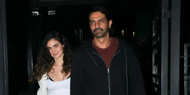 Belum Resmi Cerai, Arjun Rampal Umumkan Kehamilan Pacar Baru