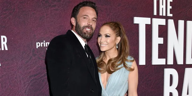 Ben Affleck dan Jennifer Lopez Akhirnya Resmi Menikah di Las Vegas Ben Affleck dan Jennifer Lopez Akhirnya Resmi Menikah di Las Vegas