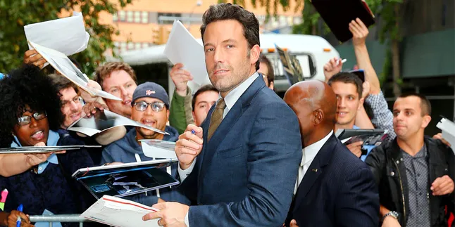 Ben Affleck Tak Pernah Beli Mobil Mewah Untuk 'Selingkuhannya' Ben Affleck Tak Pernah Beli Mobil Mewah Untuk 'Selingkuhannya'