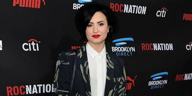 Benarkah Lagu Baru Demi Lovato Adalah Tanda Biseksual Dirinya?