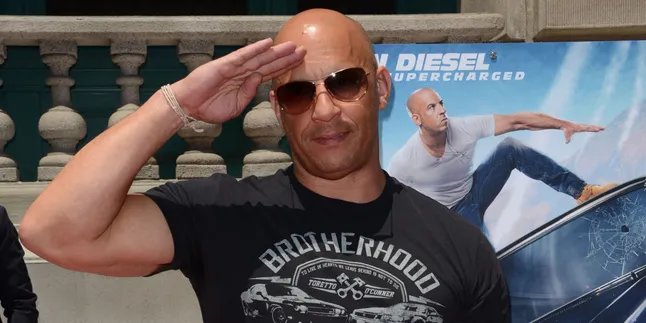 Benarkah Vin Diesel Bakal Jadi Sutradara 'FAST & FURIOUS 8'? Benarkah Vin Diesel Bakal Jadi Sutradara 'FAST & FURIOUS 8'?