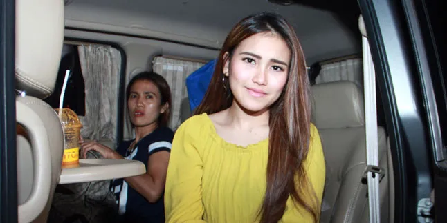 Bentuk Dukungan, Ini Doa Ibunda Buat Ayu Ting Ting