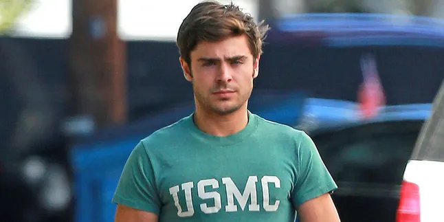 Berada di Hutan, Zac Efron Sempat Ajari Orang Menari Berada di Hutan, Zac Efron Sempat Ajari Orang Menari