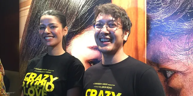 Beradegan Ciuman dengan Dimas Anggara di Film 'CRAZY STUPID LOVE', Susan Sameh Deg-degan Beradegan Ciuman dengan Dimas Anggara di Film 'CRAZY STUPID LOVE', Susan Sameh Deg-degan