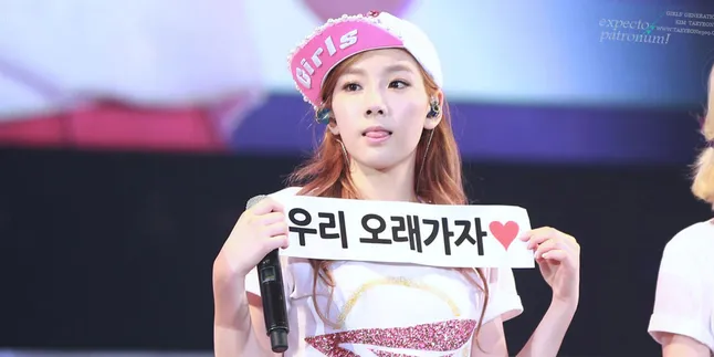 Berakting Melukis, Taeyeon Berpose Artistik