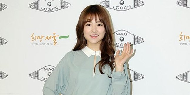 Starting from Not Wanting to Take a Photo Together, Park Bo Young Rumored to be Dating an Actor 19 Years Older