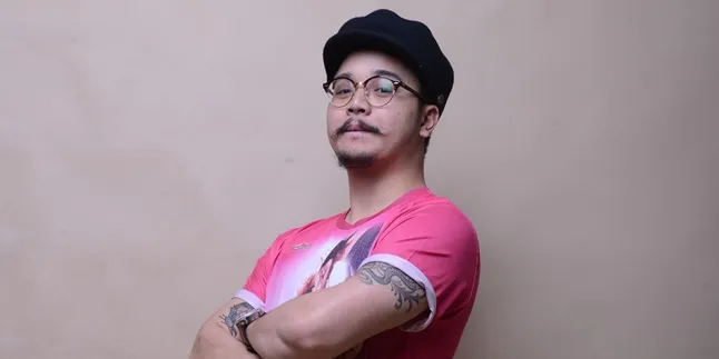 Berbahagia, Derby Romero Lamar Claudia Adinda di Malam Natal