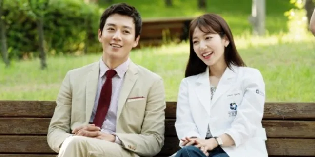 Berbaring Bersama, Park Shin Hye dan Kim Rae Won Romantis Manis Berbaring Bersama, Park Shin Hye dan Kim Rae Won Romantis Manis
