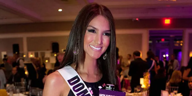 Berbusana Bunda Maria, Miss Dominica Jadi Buah Bibir Netizen Berbusana Bunda Maria, Miss Dominica Jadi Buah Bibir Netizen