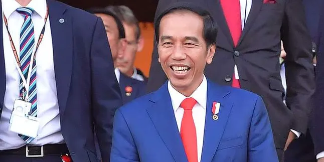 Beredar Foto Dirinya Mirip Anak Punk, Jokowi: Saya Tidak Seganteng Itu Beredar Foto Dirinya Mirip Anak Punk, Jokowi: Saya Tidak Seganteng Itu