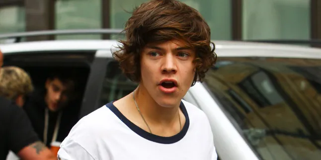Beredar Foto Harry Styles Tanpa Celana!